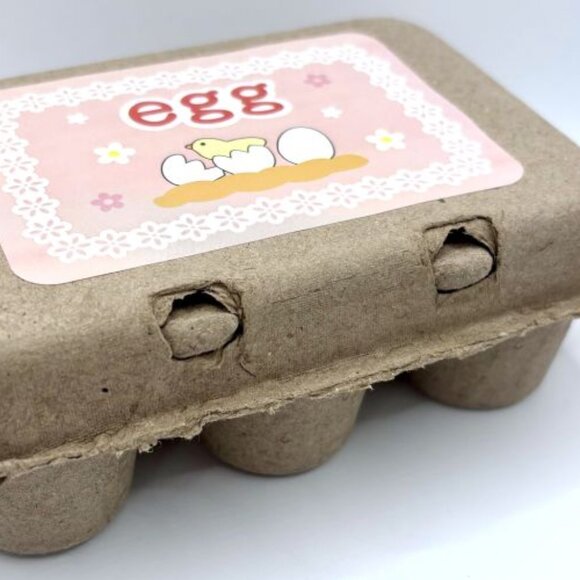 Carton of 6 Wooden "Cracking" Eggs Breakfast Toy Pretend Role Play Set New - Picture 2 of 4